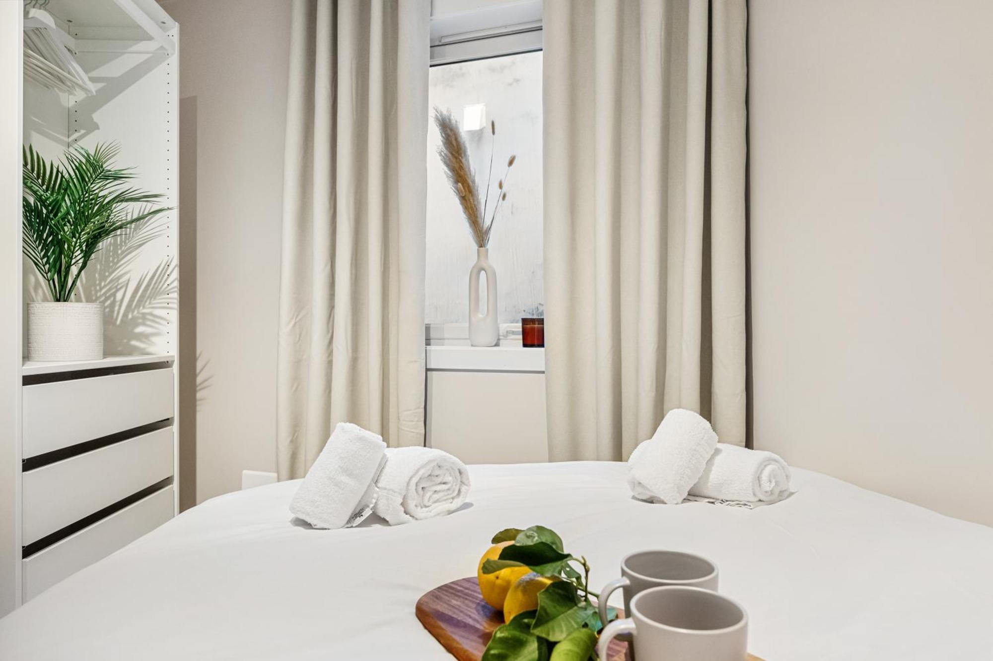 King Bed - Renovated 2024 - 2Br Behind Bryggen Apartman Bergen Kültér fotó